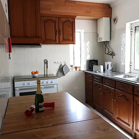 Дом отдыха Casa Encosta Do Sol - Sargacal - *